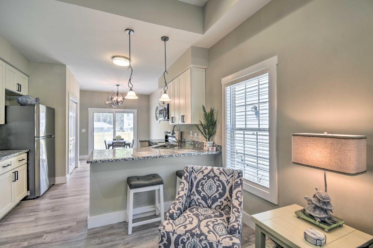 Ocean Isle Beach Home With Shared Lanai And Grill Екстер'єр фото