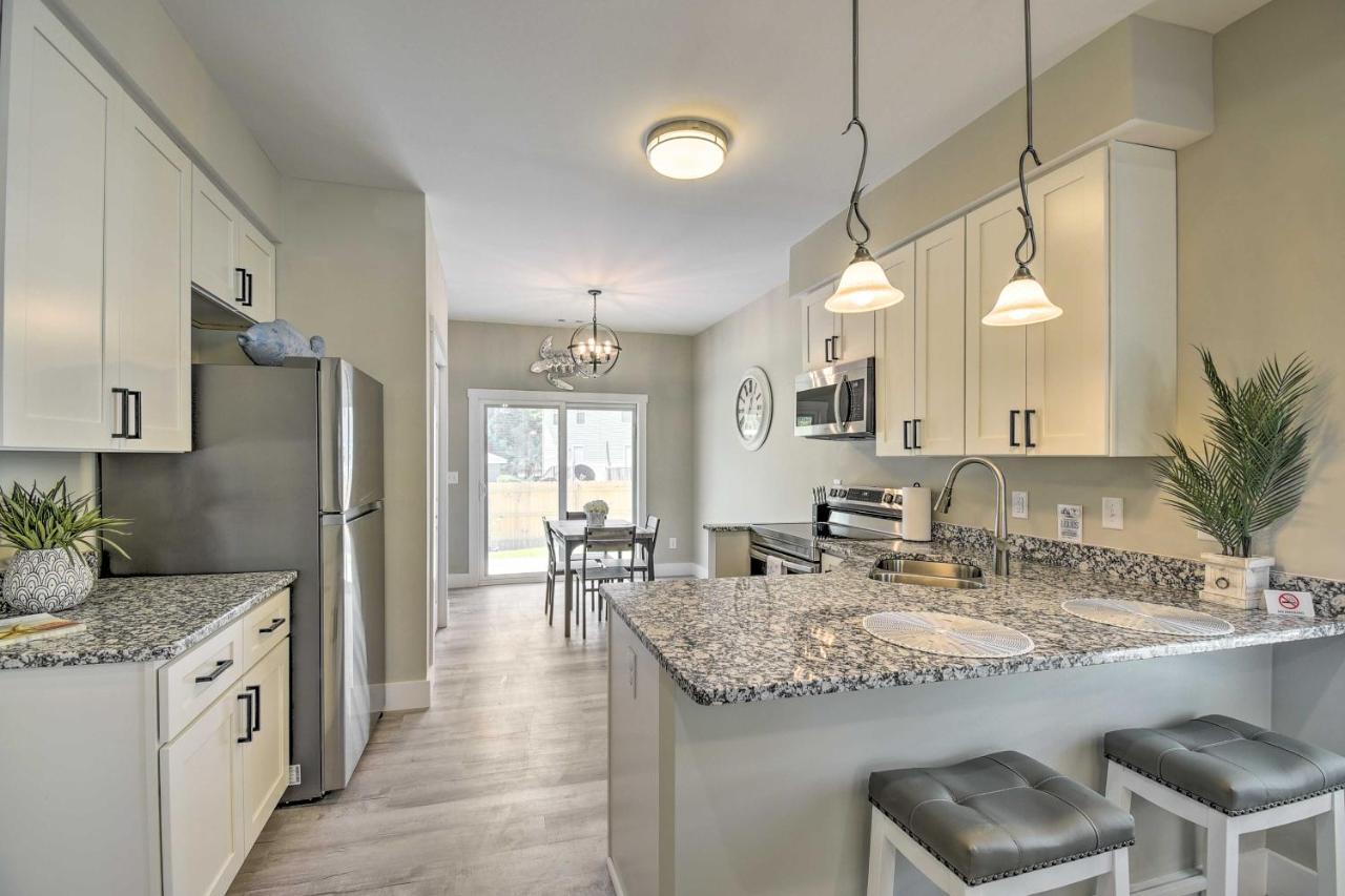 Ocean Isle Beach Home With Shared Lanai And Grill Екстер'єр фото