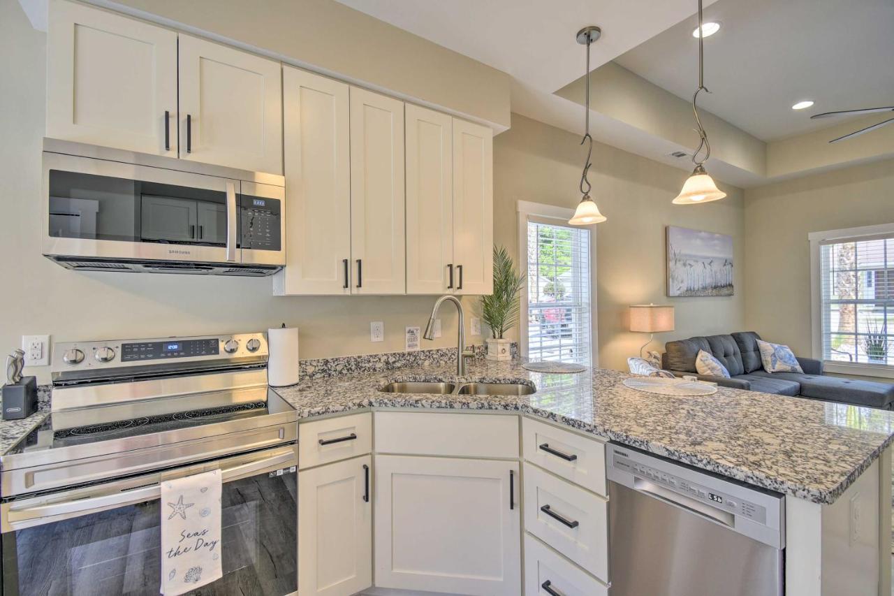 Ocean Isle Beach Home With Shared Lanai And Grill Екстер'єр фото