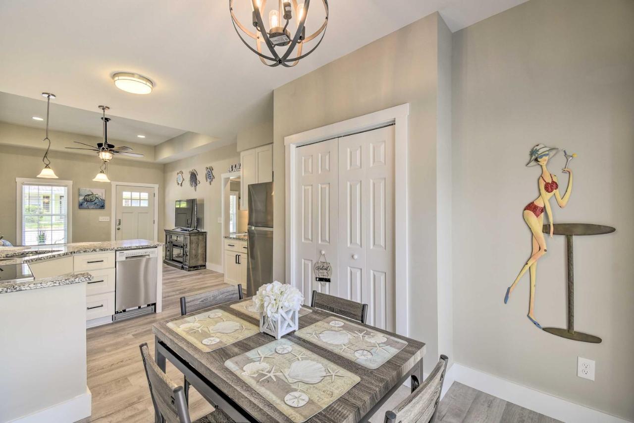 Ocean Isle Beach Home With Shared Lanai And Grill Екстер'єр фото